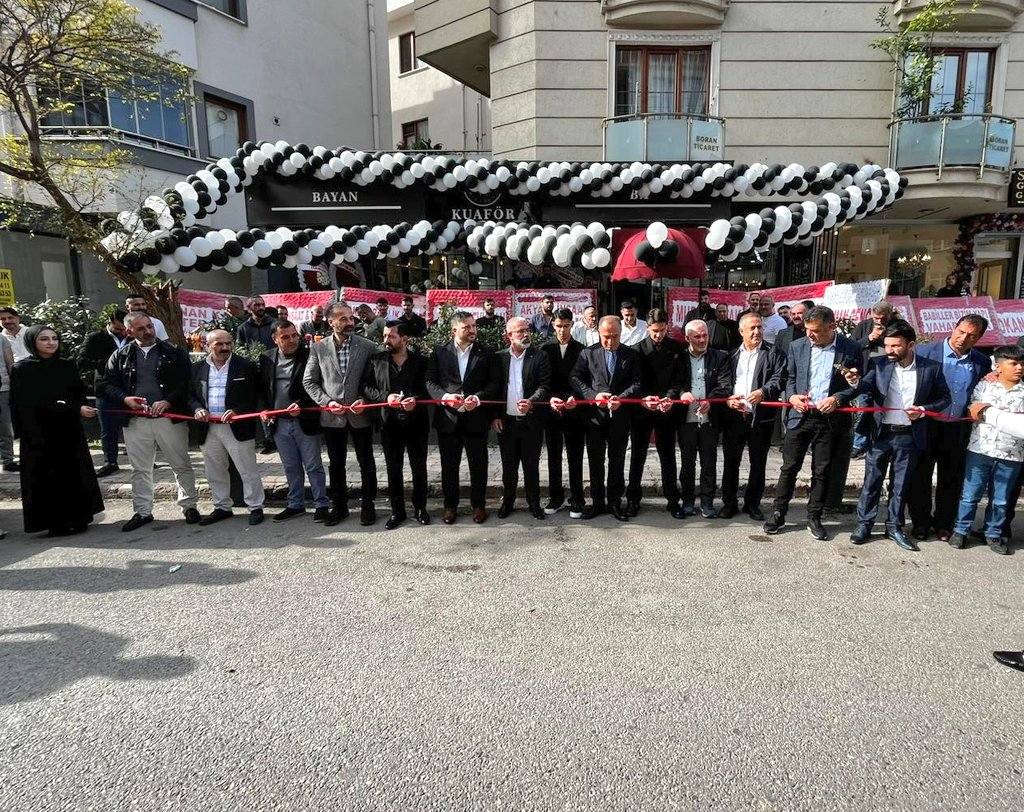 Sancaktepe’de Yeni Girişime Destek: İsmail Aki’nin İş Yeri Açılışıa