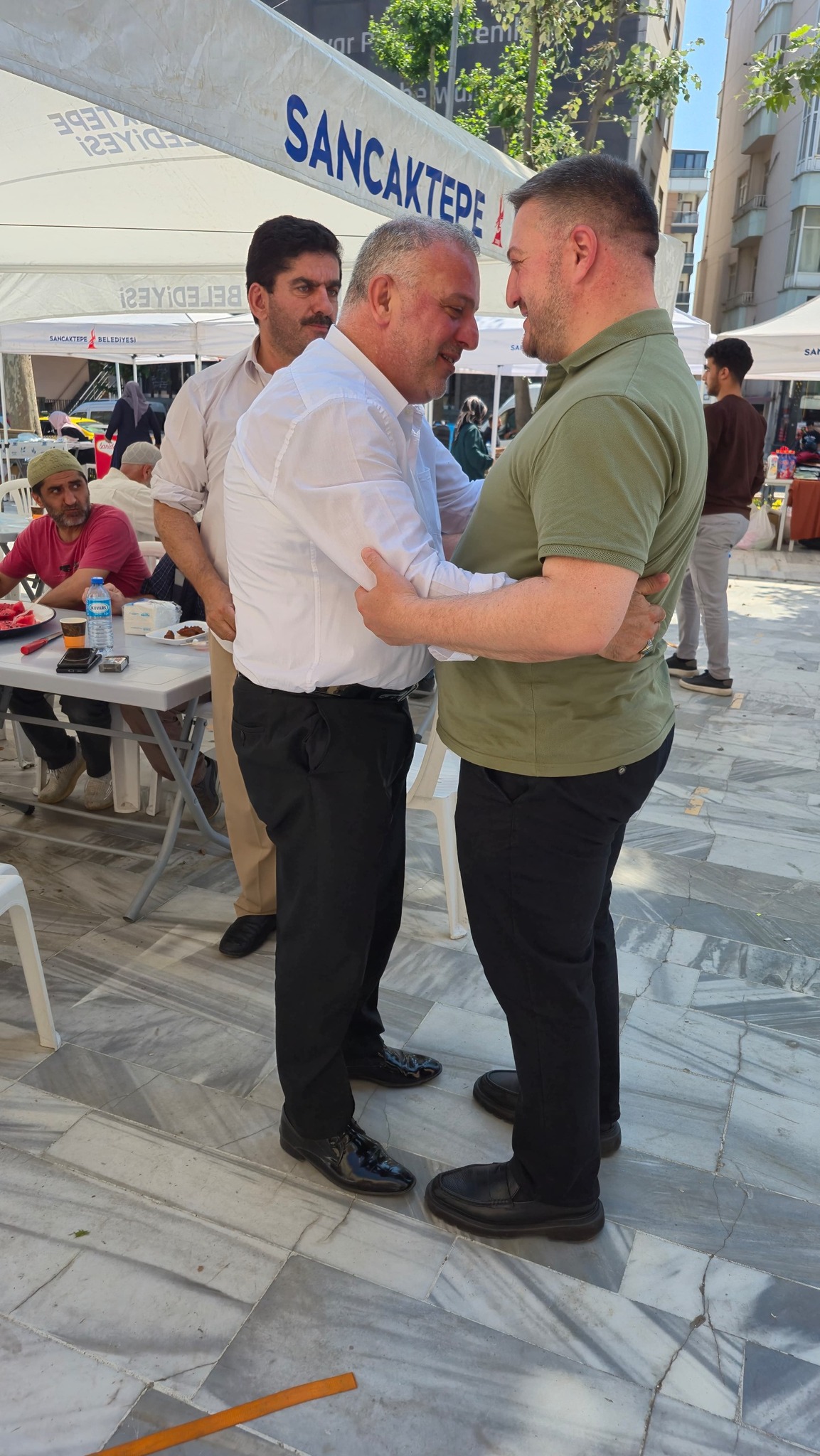 “İyiliğe el veren her adım, toplumu birlikte güzelleştirir.”